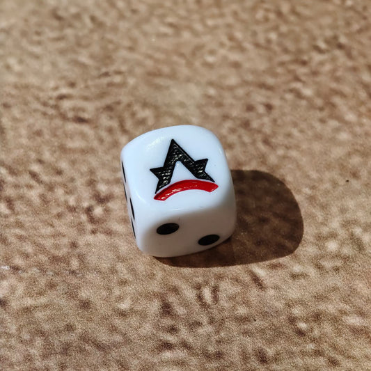 Dado oficial de El Arca Negra con el logo de la tienda en la cara del seis